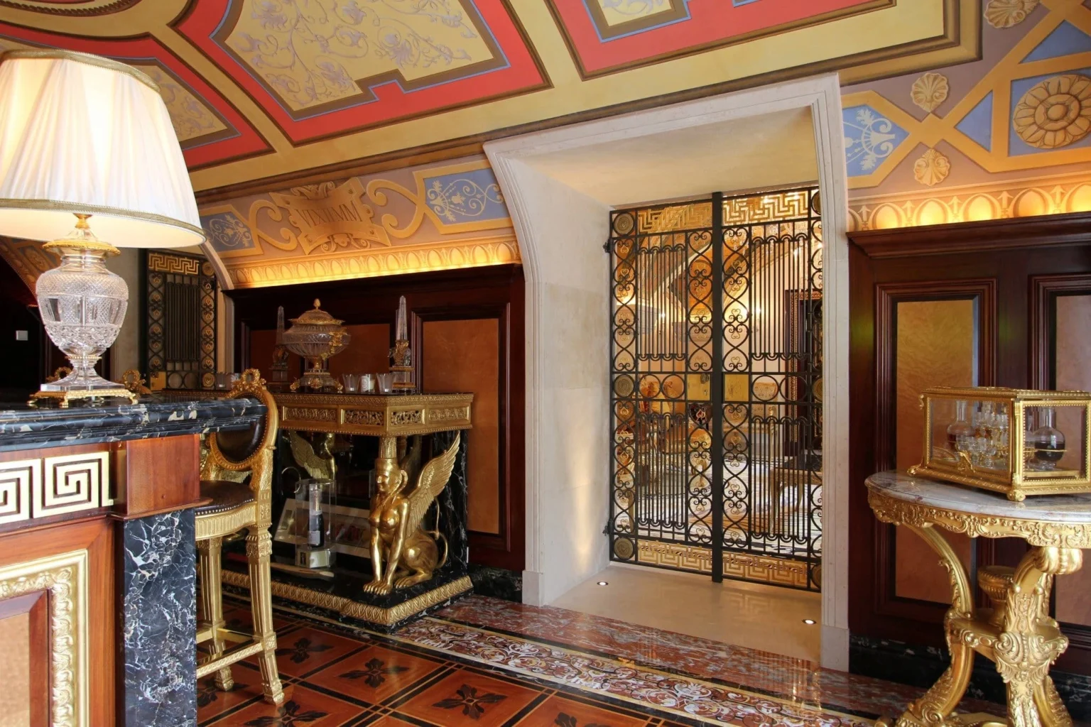 Palazzo Storico Inglese - Historic English Palace - At the request of Alex Kravetz Design Studio we crafted bespoke wrought iron pieces for this historic 17th-century English mansion, listed in the National Heritage List for England. This classic building retains its original splendour and stands as a unique example of historic architecture.